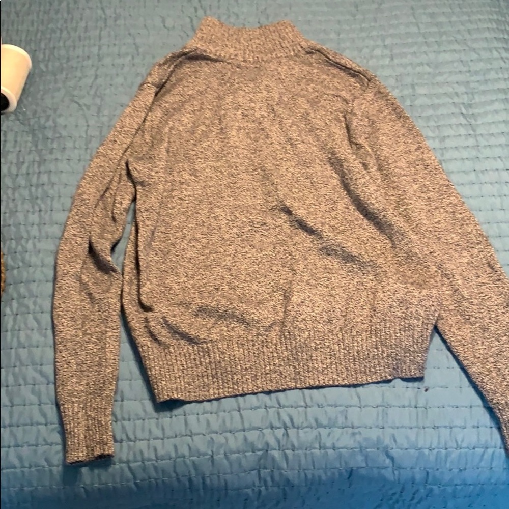 American Eagle Sweater-Size M-Athletic Fit - Picture 3 of 3